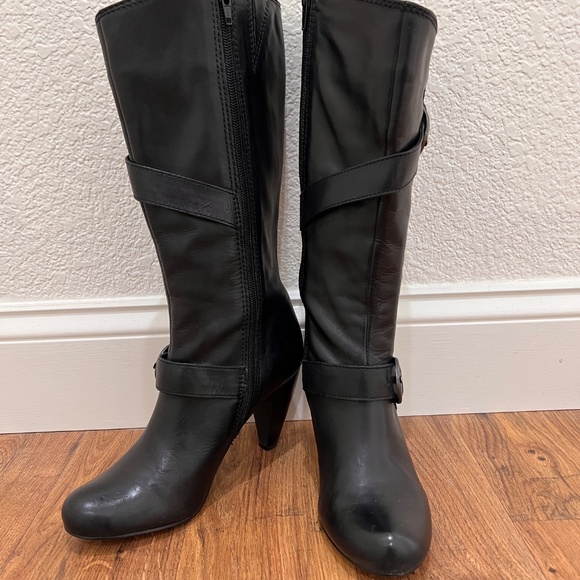 Edith Black Leather Boots 7 1/2 with 3" Heel they will fit sz 8 - Picture 2 of 4